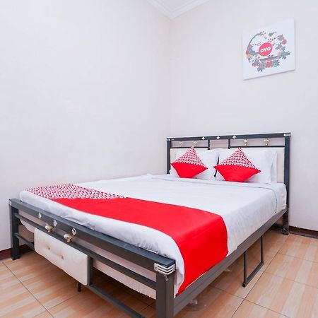 Hotel Collection O 1112 Comfitel Siwalankerto Aa4 Surabaya Esterno foto