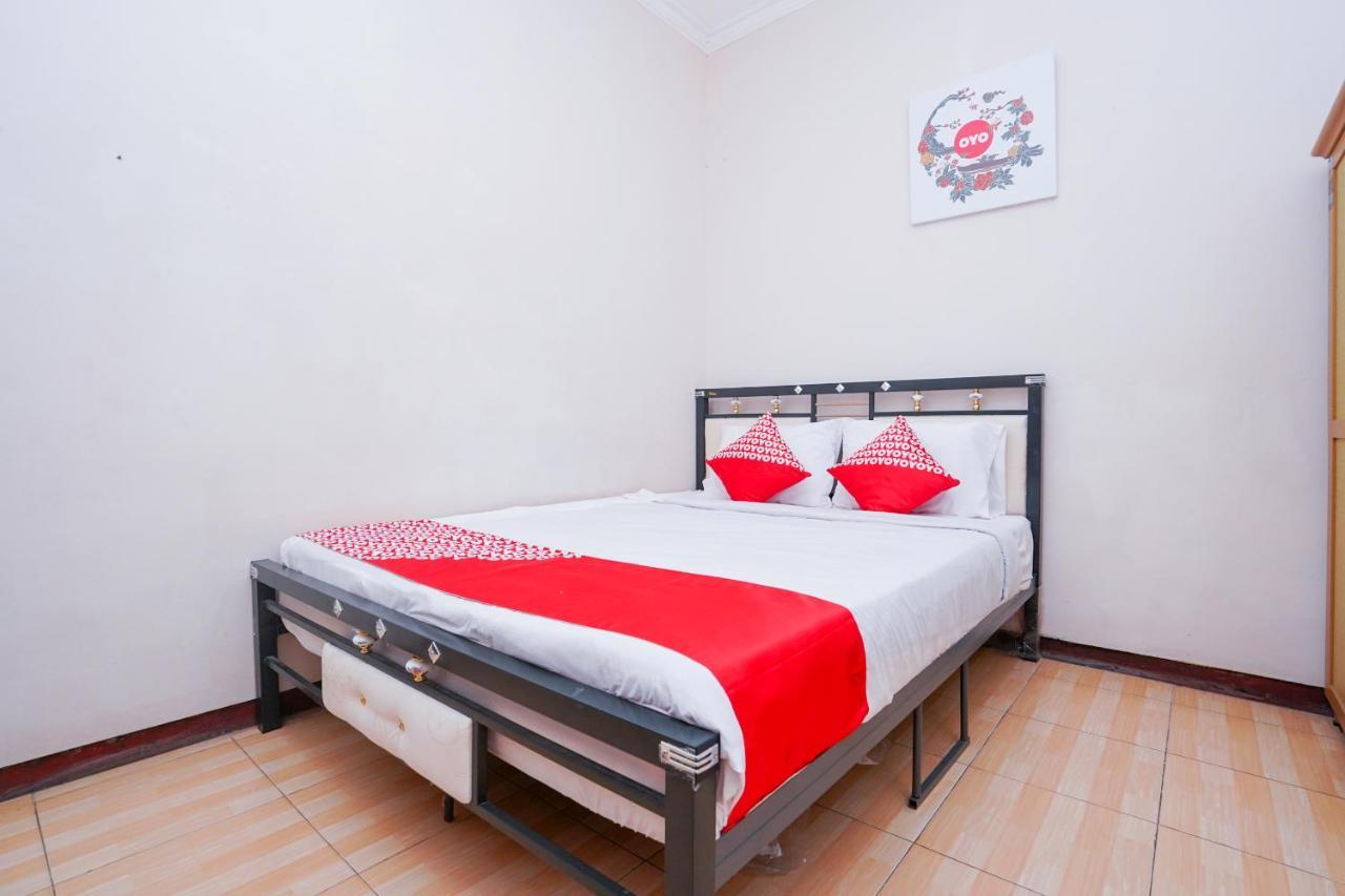 Hotel Collection O 1112 Comfitel Siwalankerto Aa4 Surabaya Esterno foto