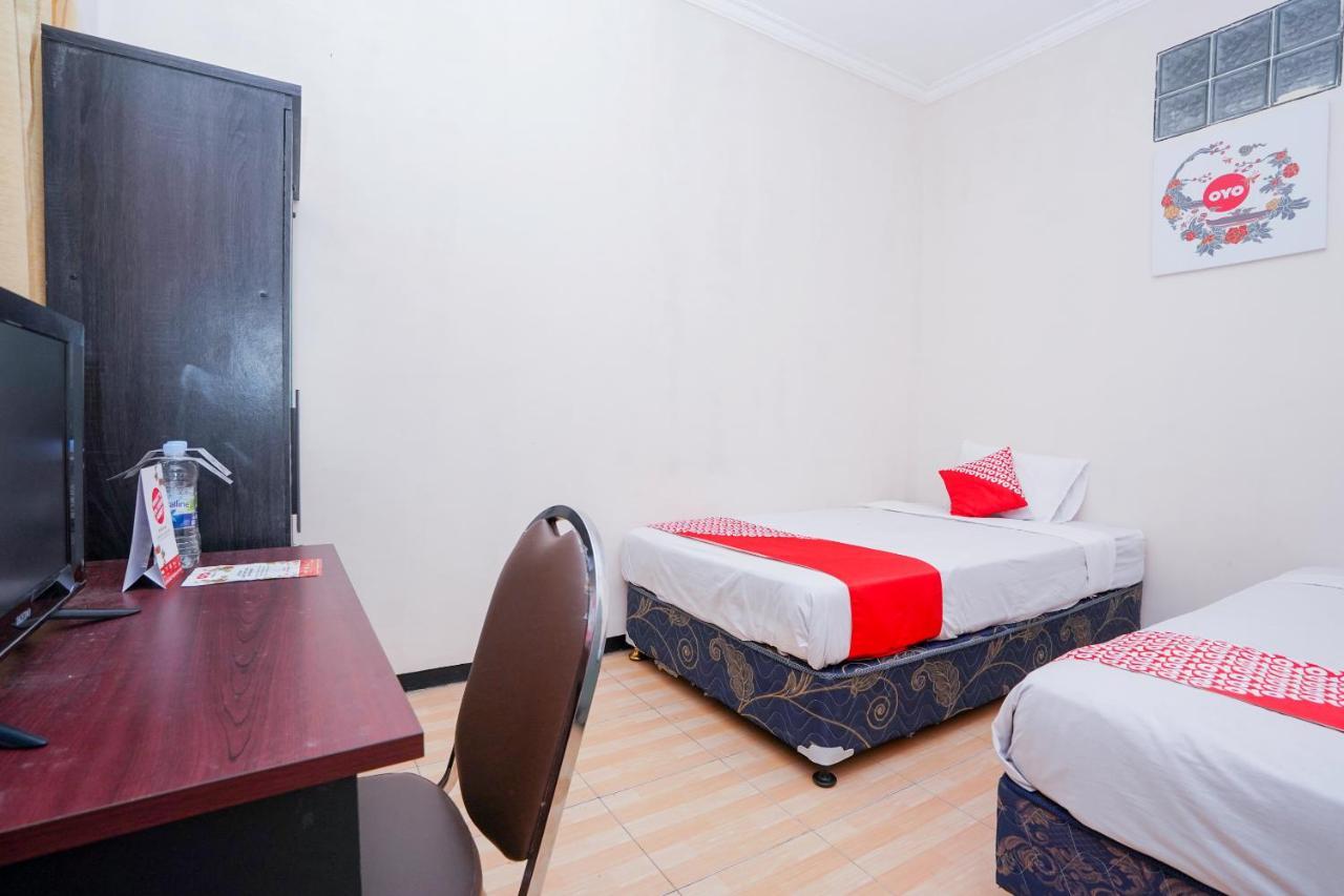 Hotel Collection O 1112 Comfitel Siwalankerto Aa4 Surabaya Esterno foto