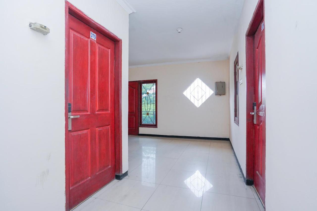 Hotel Collection O 1112 Comfitel Siwalankerto Aa4 Surabaya Esterno foto