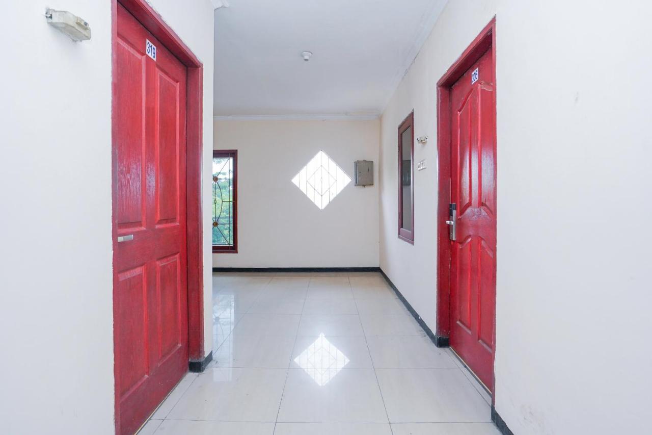 Hotel Collection O 1112 Comfitel Siwalankerto Aa4 Surabaya Esterno foto