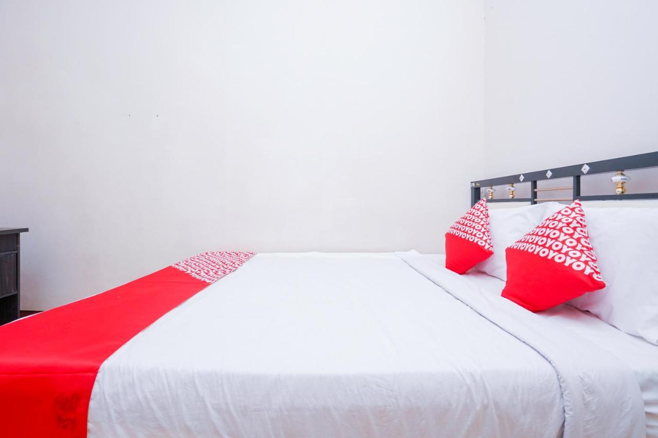 Hotel Collection O 1112 Comfitel Siwalankerto Aa4 Surabaya Esterno foto