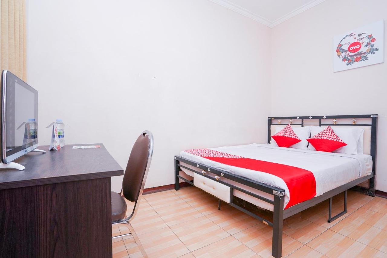 Hotel Collection O 1112 Comfitel Siwalankerto Aa4 Surabaya Esterno foto