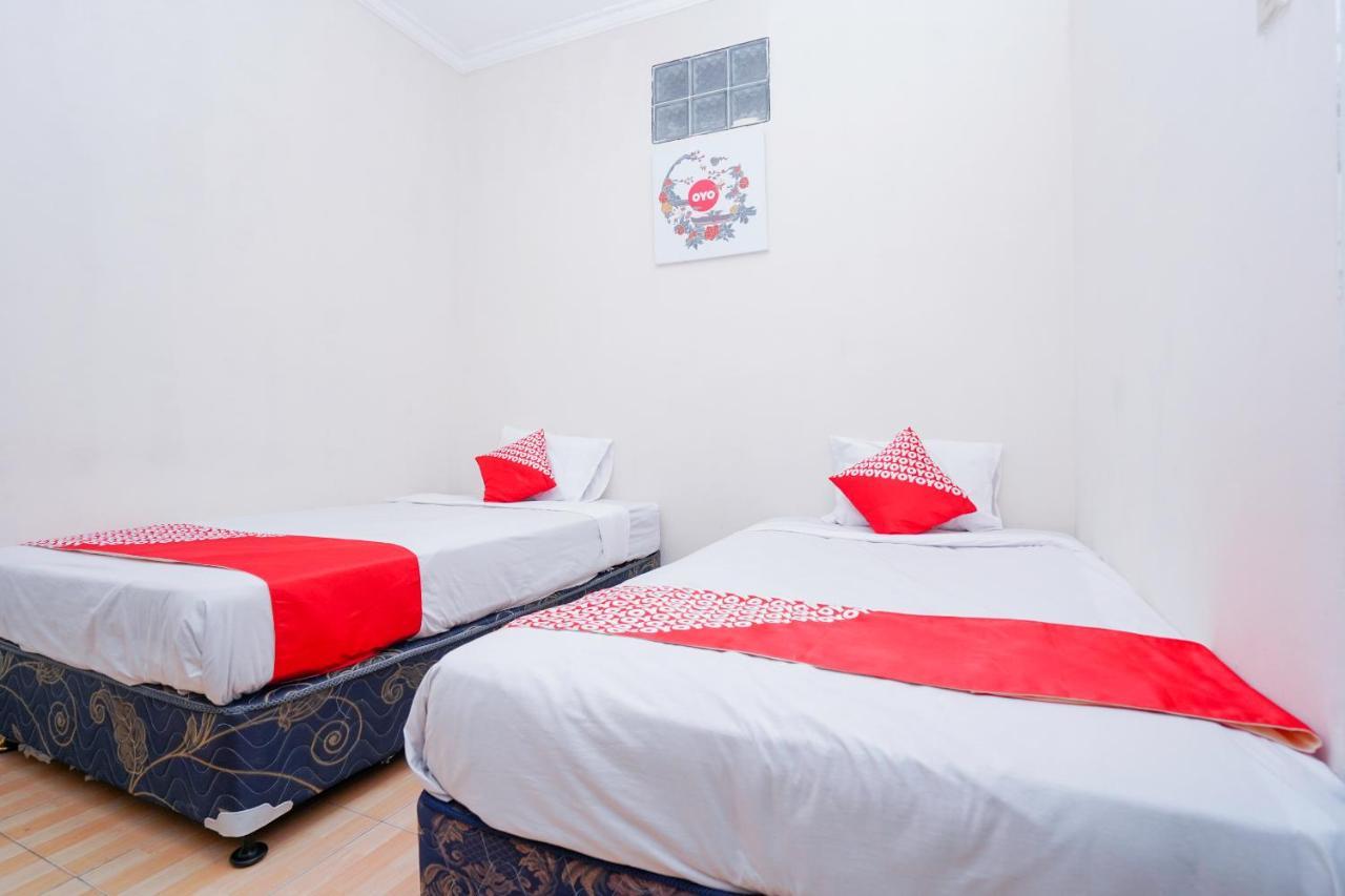 Hotel Collection O 1112 Comfitel Siwalankerto Aa4 Surabaya Esterno foto